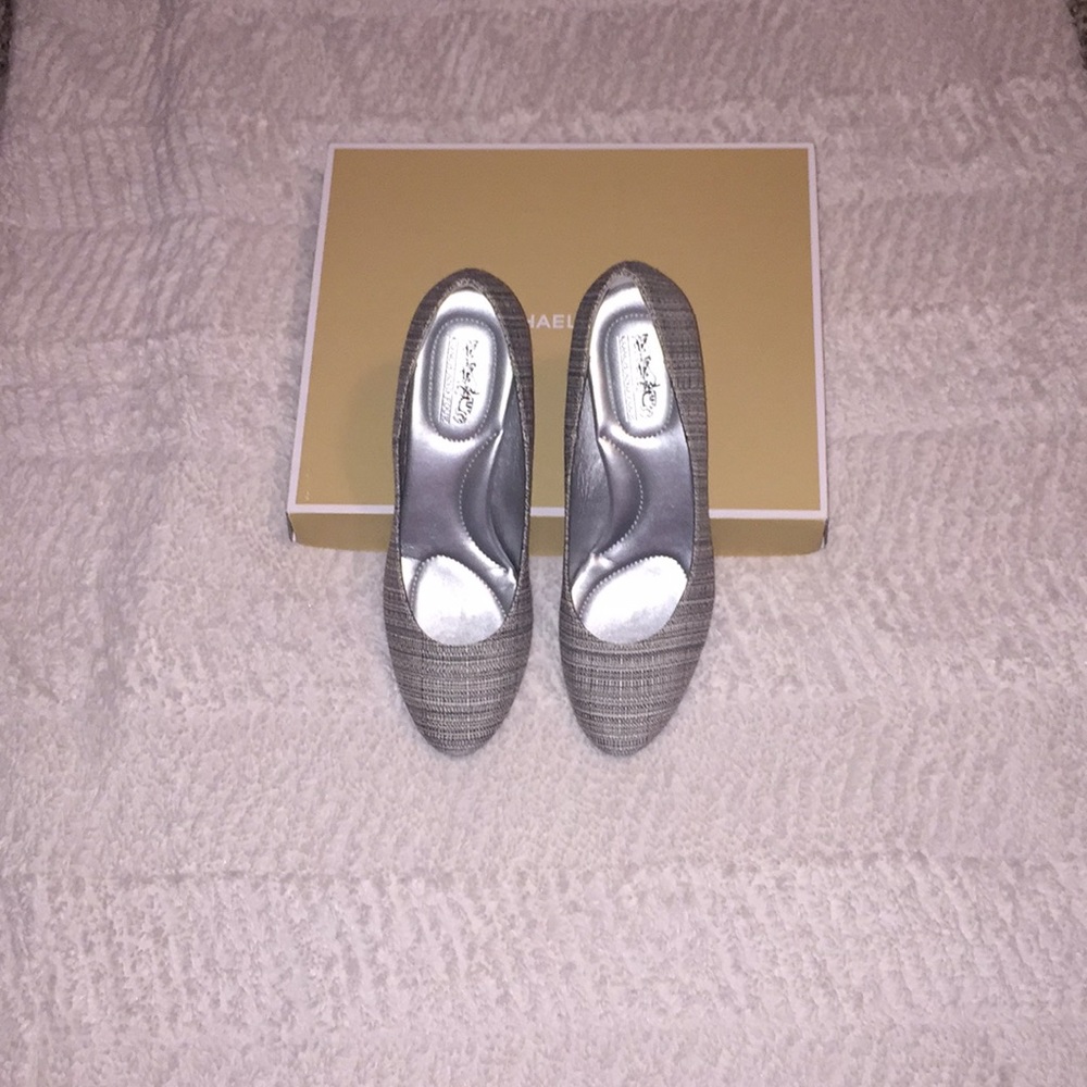 NWOB, Coach high heels shoes size 8 1/2 - Picture 5 of 8